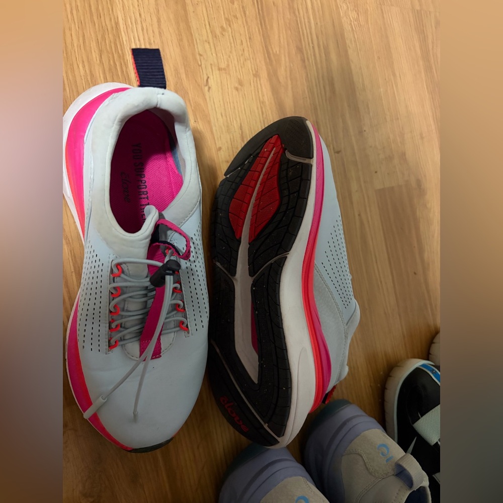 Clove Women's Nursing waterproof Shoes in Pink and White